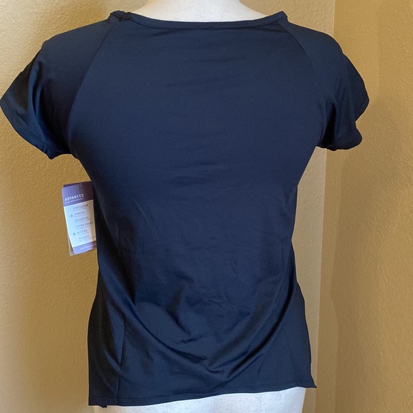 Black Performance Active Top - Picture 14 of 15